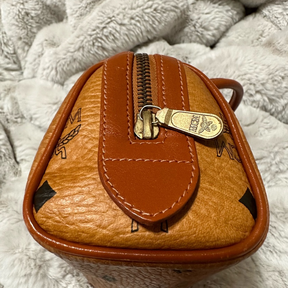 Authentic MCM Mini Body Bag - Picture 4 of 9